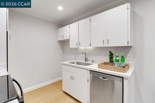 1465 Marchbanks Dr 4, Walnut Creek, CA 94598