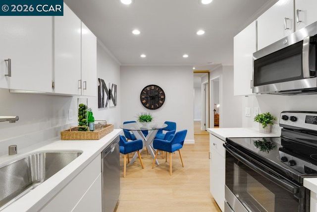 1465 Marchbanks Dr 4, Walnut Creek, CA 94598