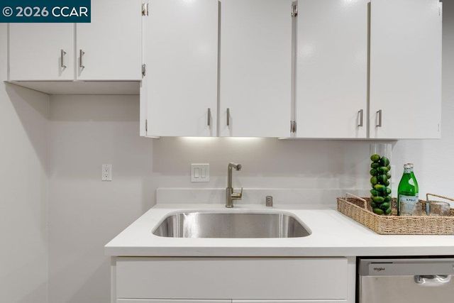 1465 Marchbanks Dr 4, Walnut Creek, CA 94598