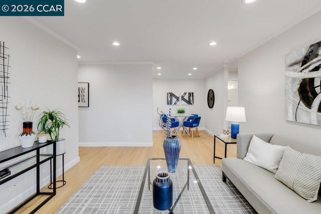 1465 Marchbanks Dr 4, Walnut Creek, CA 94598