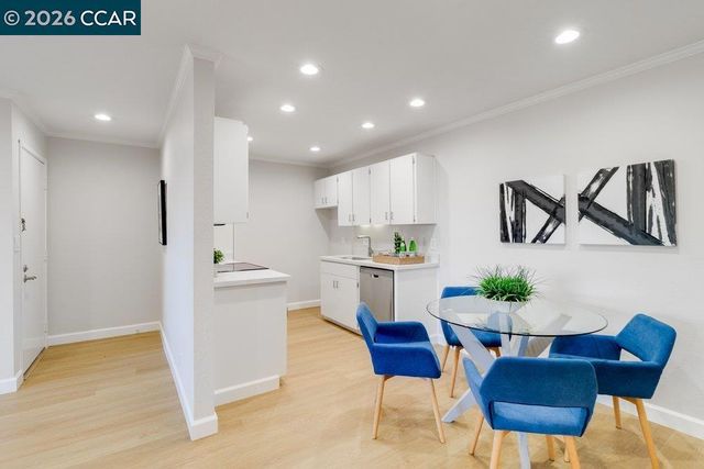 1465 Marchbanks Dr 4, Walnut Creek, CA 94598