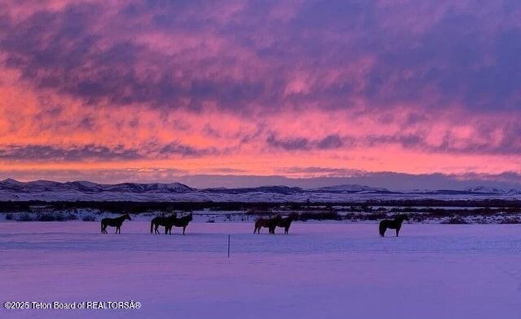 30 GUIO-BUDD ROAD, Big Piney, WY 83113