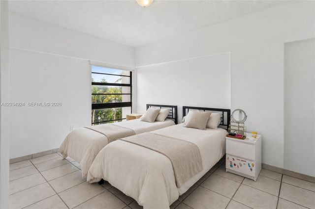 575 Crandon Blvd 413 413, Key Biscayne, FL 33149