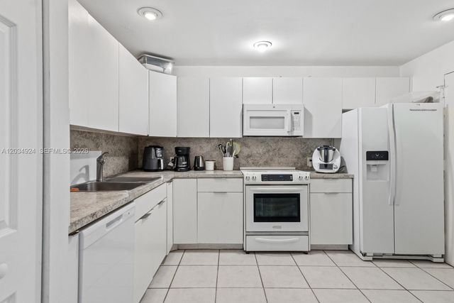 575 Crandon Blvd 413 413, Key Biscayne, FL 33149