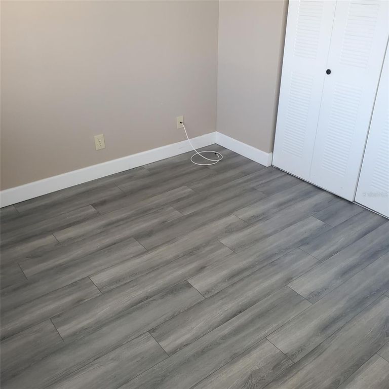 Image 9 of property listing at 2504 WOODGATE BOULEVARD 205, Orlando, FL 32822