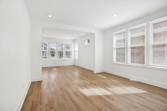 2336 Scoville Avenue, Berwyn, IL 60402