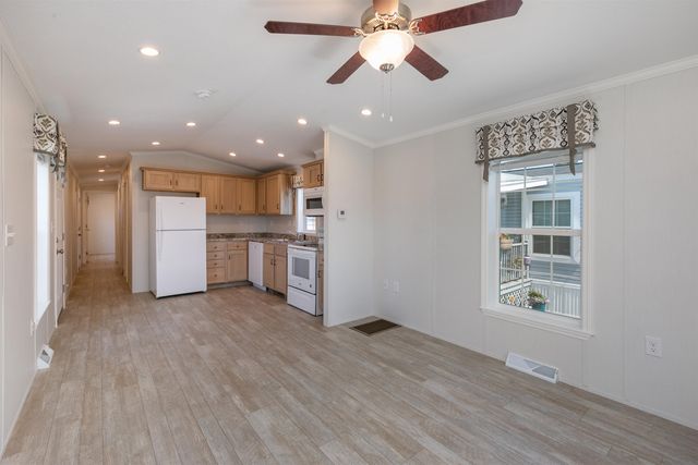 53 Brookwood Drive, Salem, NH 03079