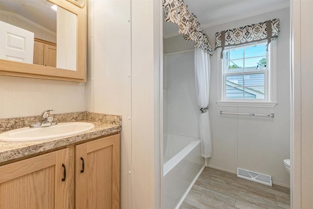 53 Brookwood Drive, Salem, NH 03079