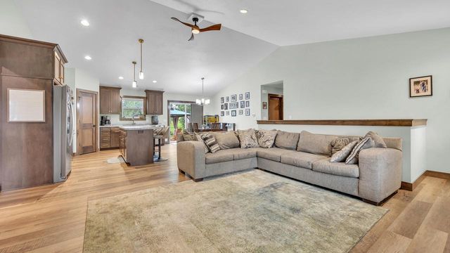 10515 Olivers WAY, Maribel, WI 54227