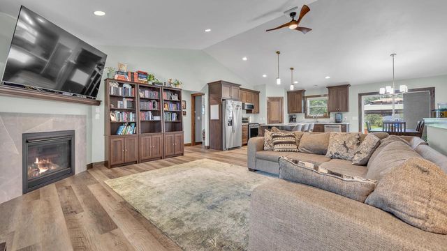 10515 Olivers WAY, Maribel, WI 54227