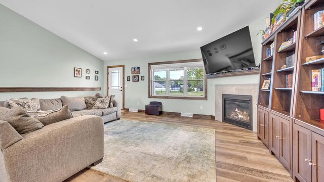 10515 Olivers WAY, Maribel, WI 54227