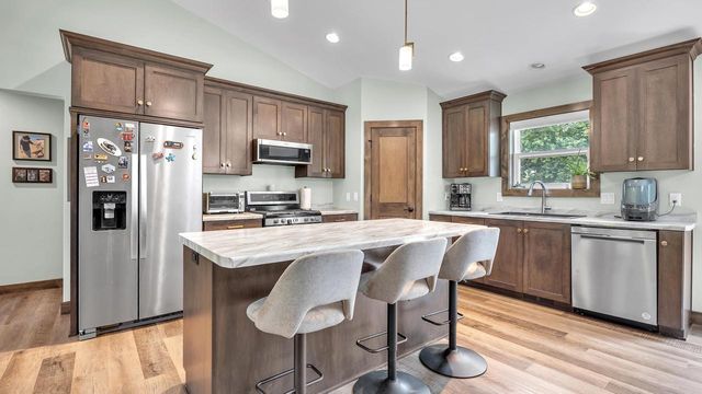 10515 Olivers WAY, Maribel, WI 54227