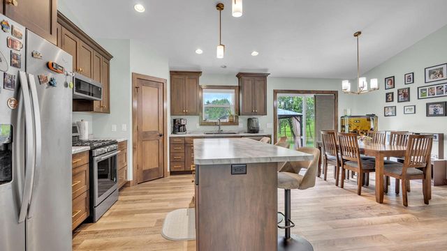 10515 Olivers WAY, Maribel, WI 54227
