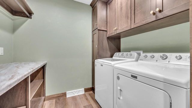 10515 Olivers WAY, Maribel, WI 54227