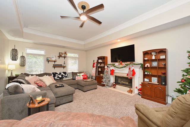 105 Windstar Bay Blvd, Hendersonville, TN 37075