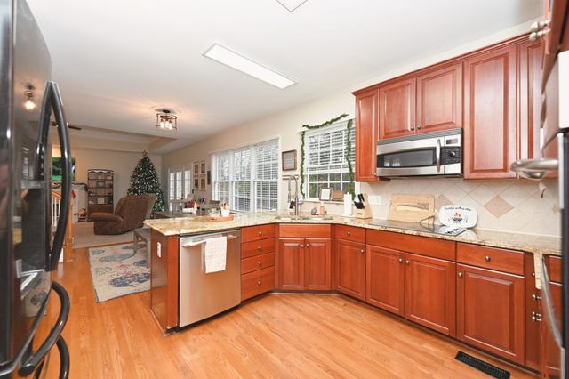 105 Windstar Bay Blvd, Hendersonville, TN 37075