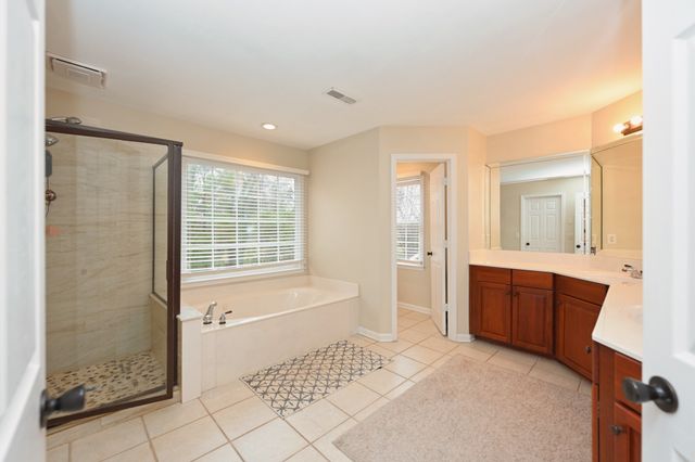 105 Windstar Bay Blvd, Hendersonville, TN 37075