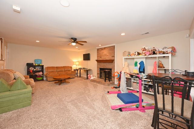 105 Windstar Bay Blvd, Hendersonville, TN 37075