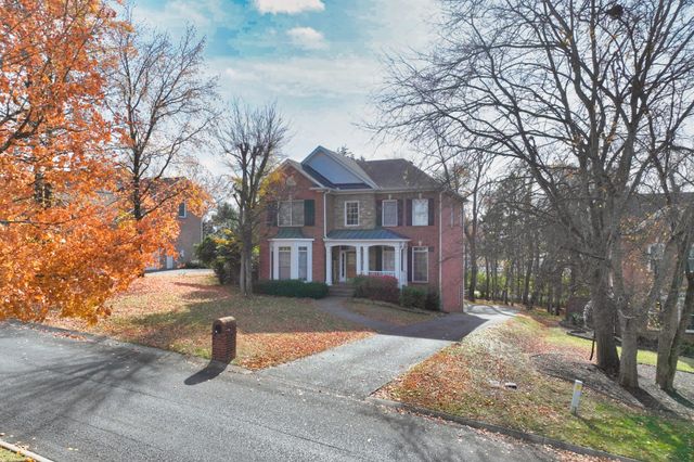 105 Windstar Bay Blvd, Hendersonville, TN 37075