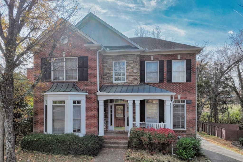 105 Windstar Bay Blvd, Hendersonville, TN 37075