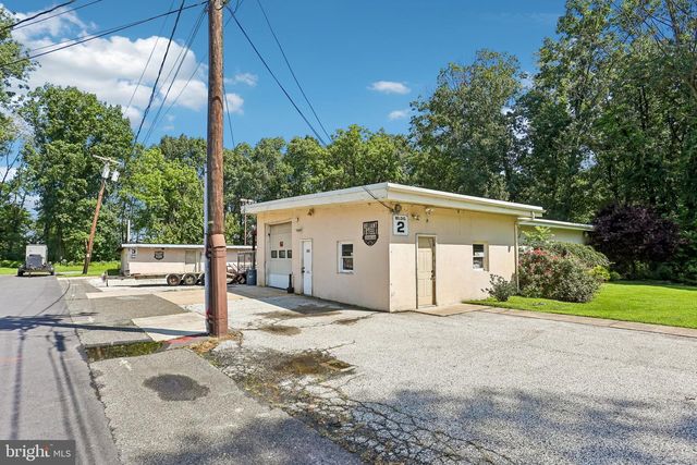 841 CAMDEN AVE, Blackwood, NJ 08012