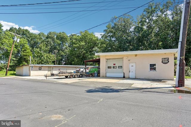 841 CAMDEN AVE, Blackwood, NJ 08012