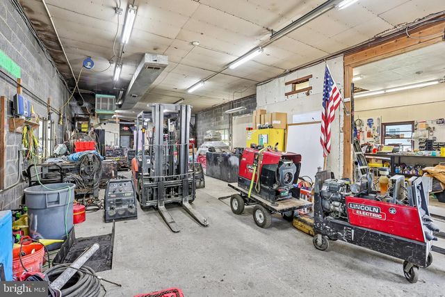 841 CAMDEN AVE, Blackwood, NJ 08012