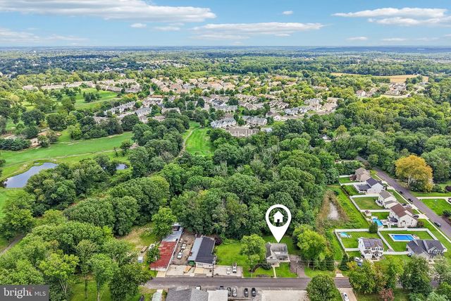 841 CAMDEN AVE, Blackwood, NJ 08012