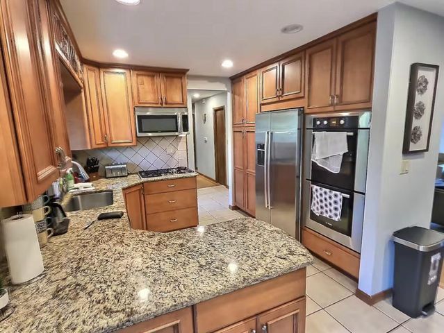 223 W Mequon ROAD, Mequon, WI 53092