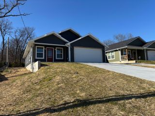 3149 Maple Street, Hollister, MO 65672