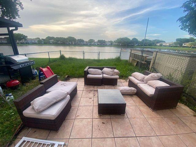 10473 NW 3RD Street, Pembroke Pines, FL 33026