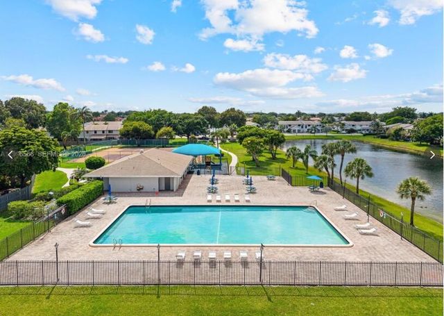 10473 NW 3RD Street, Pembroke Pines, FL 33026