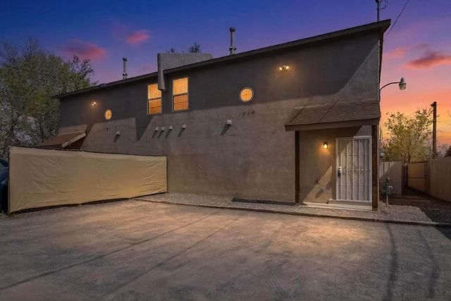 1519 Larkin Lane SW, Albuquerque, NM 87105