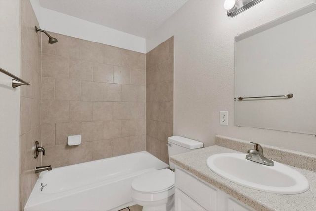 1519 Larkin Lane SW, Albuquerque, NM 87105