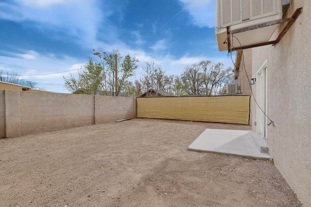 1519 Larkin Lane SW, Albuquerque, NM 87105