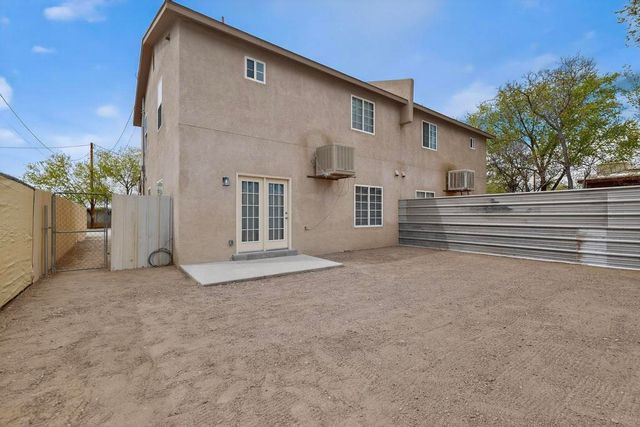 1519 Larkin Lane SW, Albuquerque, NM 87105