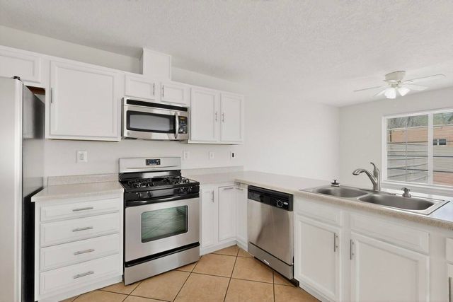 1519 Larkin Lane SW, Albuquerque, NM 87105