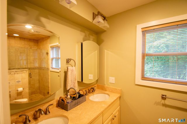 4 Chimney Point Road, New Milford, CT 06776