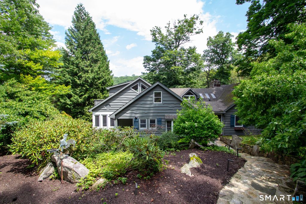 4 Chimney Point Road, New Milford, CT 06776