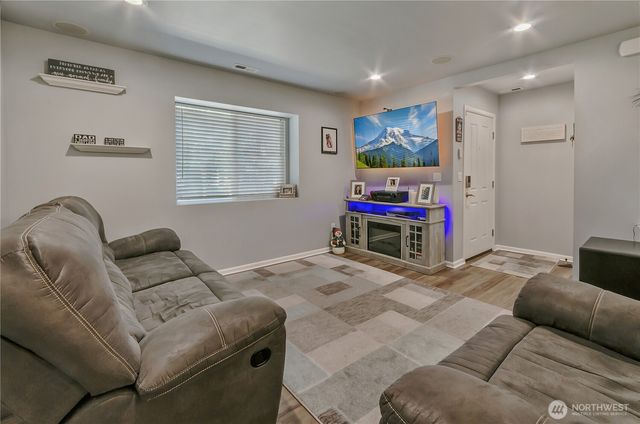 5715 Vermont Avenue SE, Lacey, WA 98513