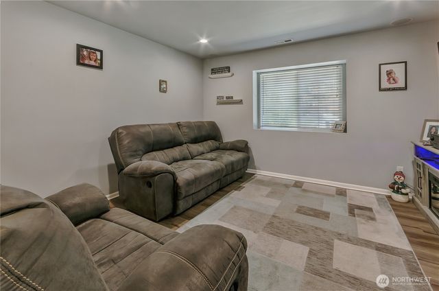 5715 Vermont Avenue SE, Lacey, WA 98513
