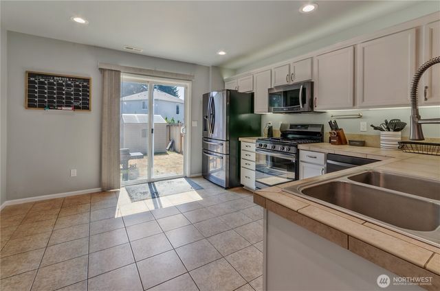 5715 Vermont Avenue SE, Lacey, WA 98513