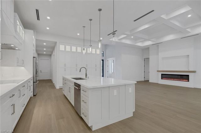 1618 19th ST SW, Naples, FL 34117