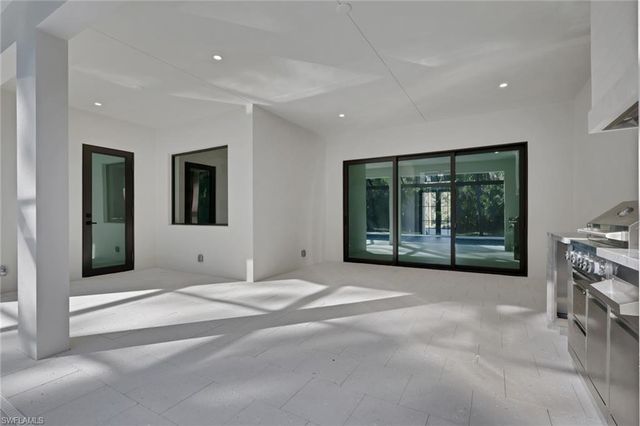 1618 19th ST SW, Naples, FL 34117