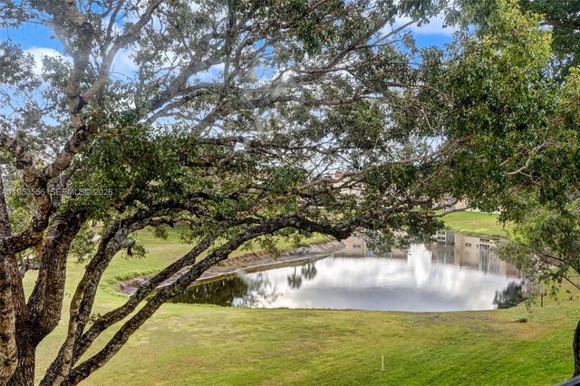 1040 Country Club Dr 306, Margate, FL 33063