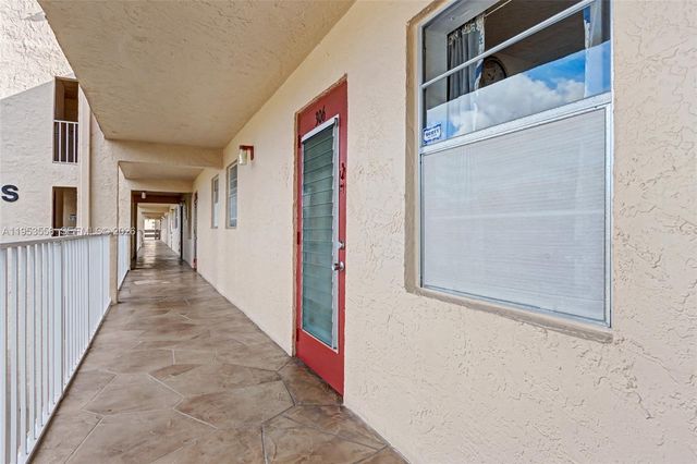 1040 Country Club Dr 306, Margate, FL 33063