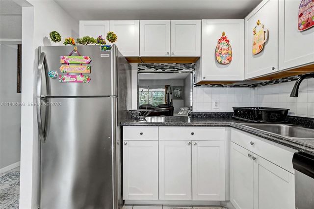 1040 Country Club Dr 306, Margate, FL 33063