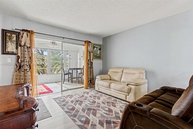 1040 Country Club Dr 306, Margate, FL 33063