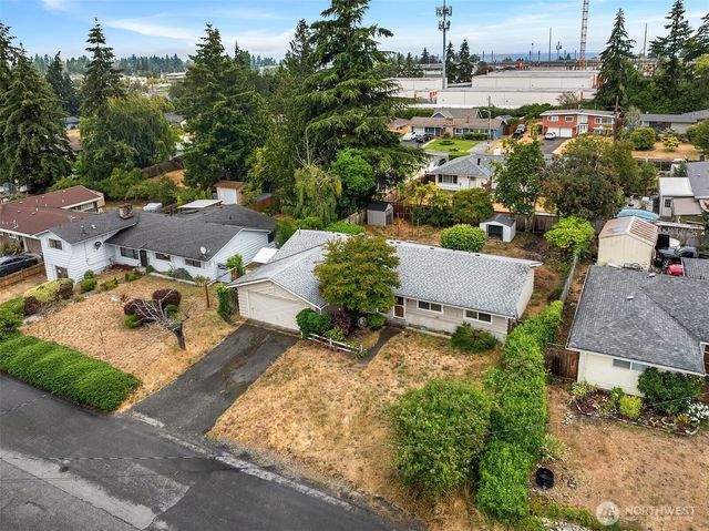 23450 27th Avenue S, Des Moines, WA 98198