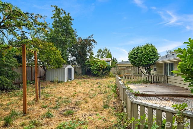 23450 27th Avenue S, Des Moines, WA 98198